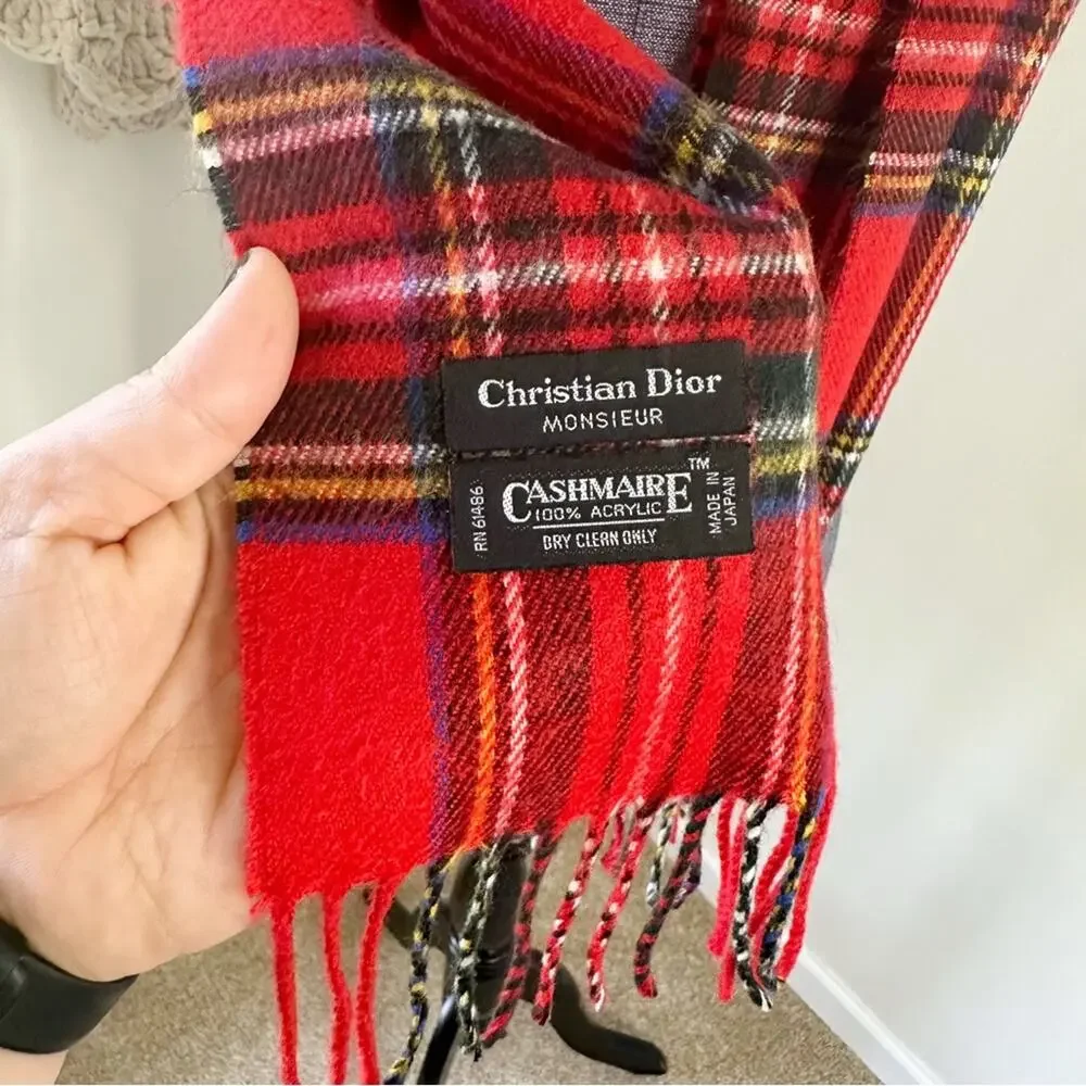 Dior elegant scarf